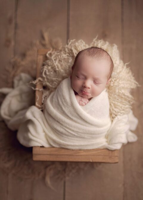 https://lisaenglandphotography.com - san diego newborn photographer