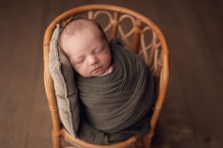 https://lisaenglandphotography.com - san diego newborn photographer