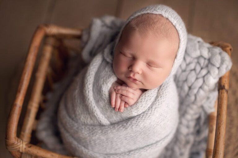 https://lisaenglandphotography.com - san diego newborn photographer
