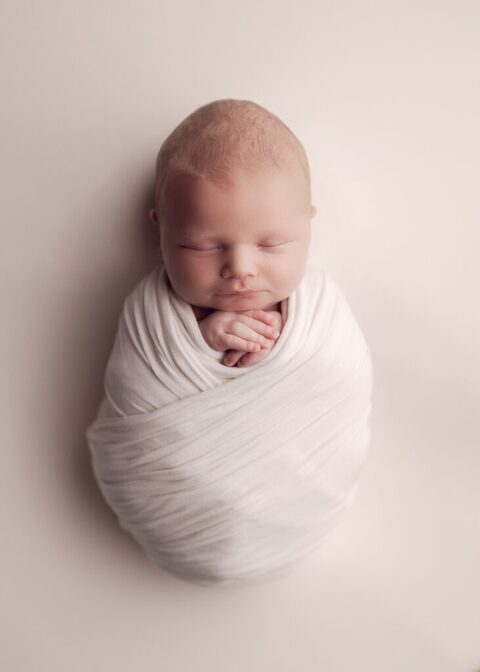 https://lisaenglandphotography.com - san diego newborn photographer