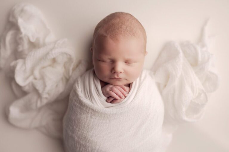 https://lisaenglandphotography.com - san diego newborn photographer